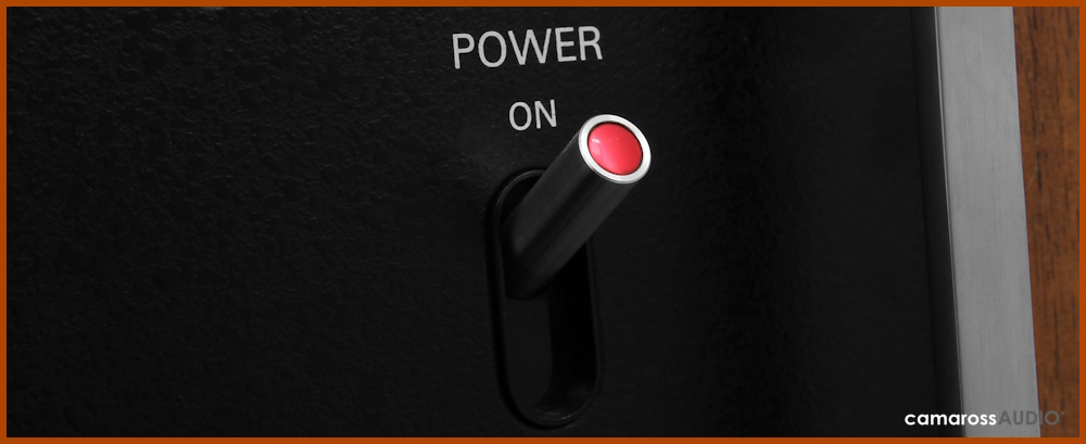 Nakamichi 1000 Tri-Tracer kaset çalar güç (POWER ON) anahtarı detayı.