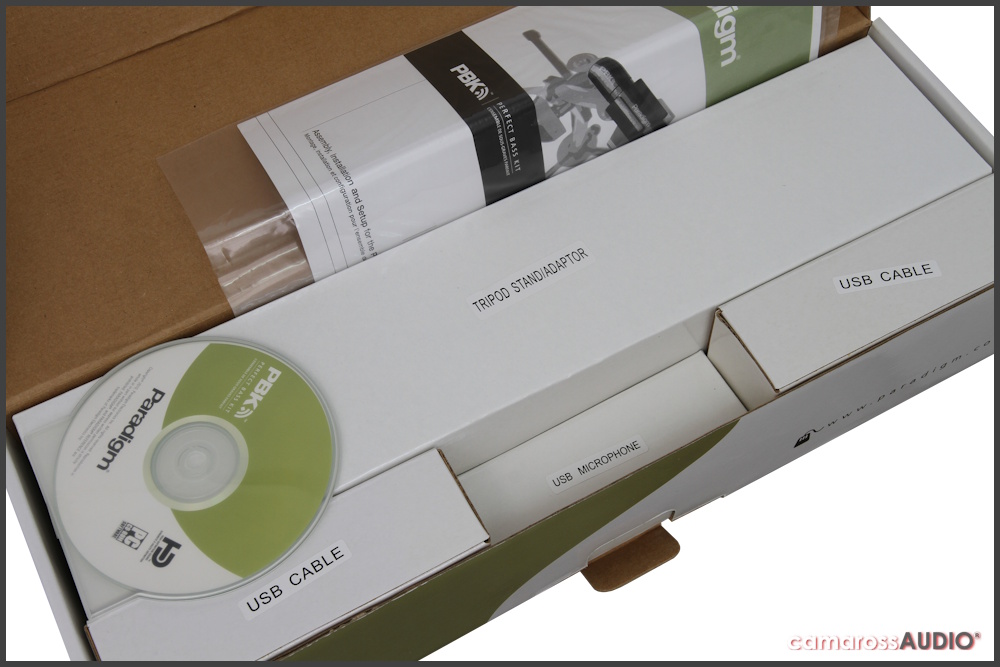 Paradigm PBK subwoofer kalibrasyon kiti içeriği: CD, mikrofon ve kablolar.