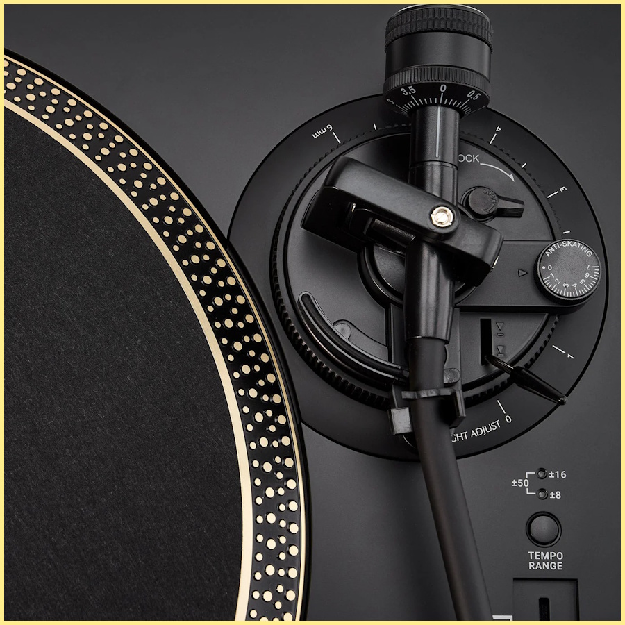 Vestlyd PRO T2 DD Turntable ayar kolu ve plaka detayı